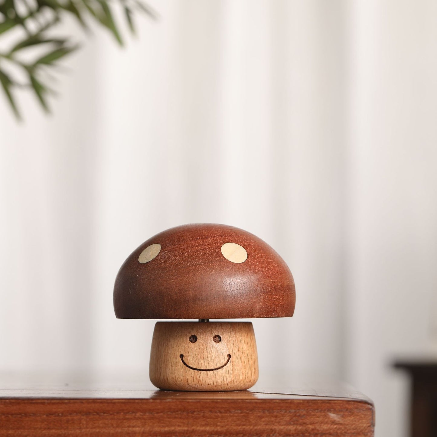 π Handcrafted Ebony Wood Mushroom Music Box β Vintage Wind-Up Melody Gift