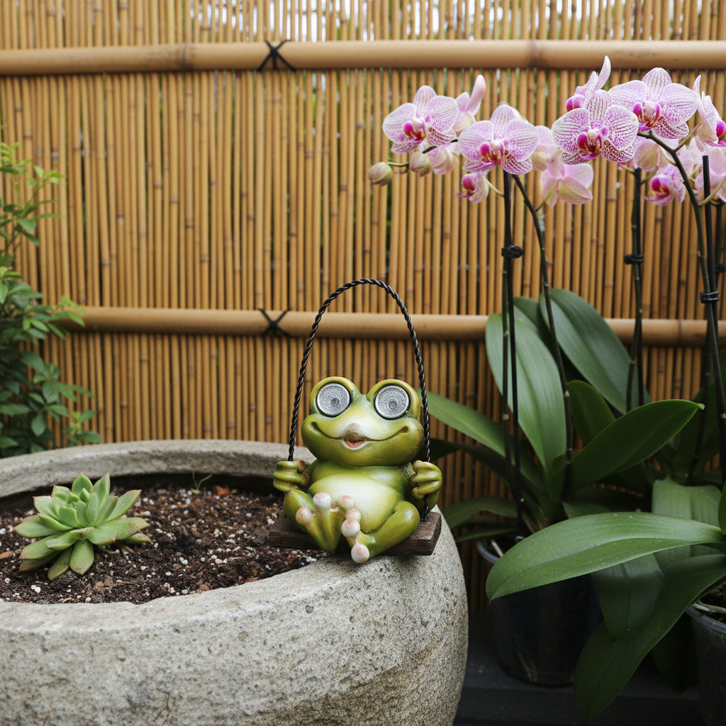 Solar Garden Swing Frog Statue – Resin Outdoor LED Light Up Patio & Yard Decor Ornament