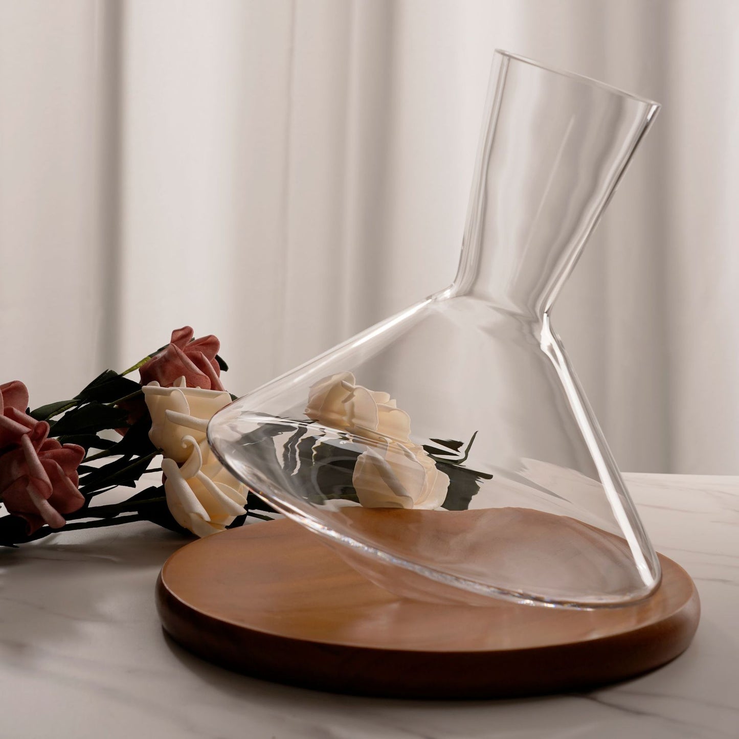 Self Aerating Wine Decanter with Spinning Base